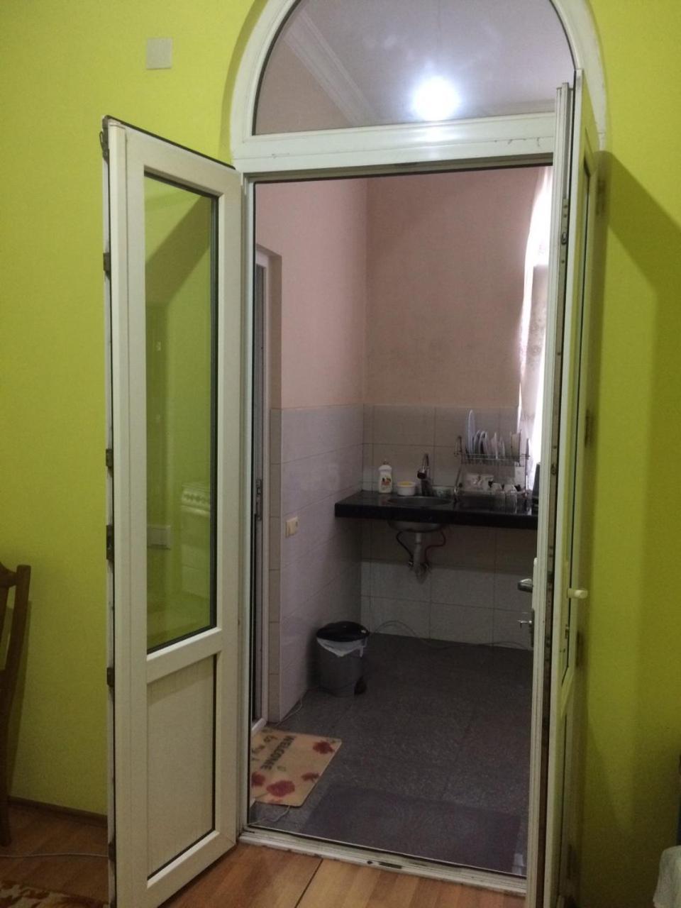 Batumi Guesthouse 28A Eksteriør billede