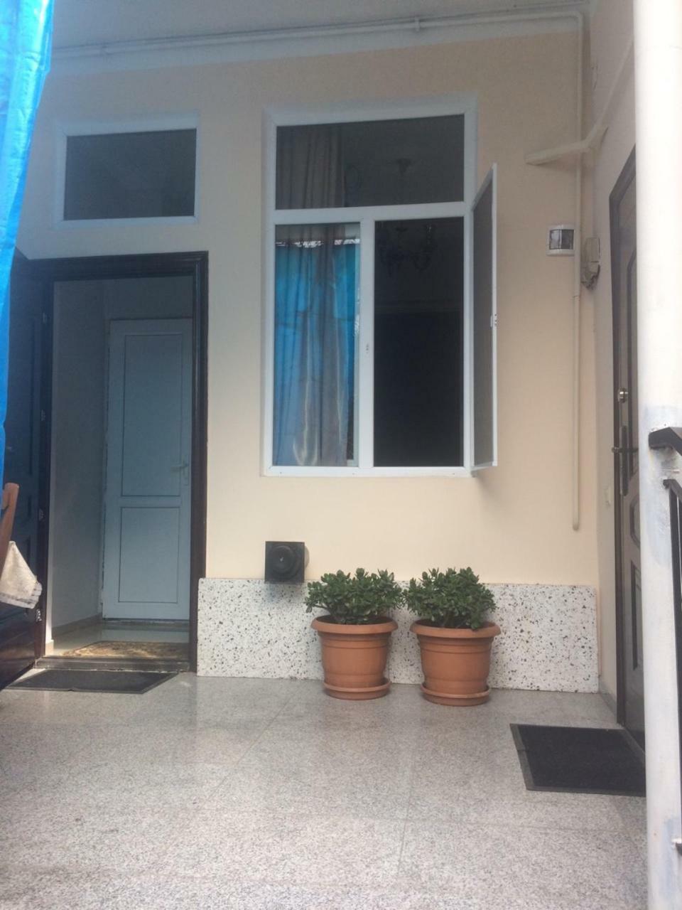 Batumi Guesthouse 28A Eksteriør billede